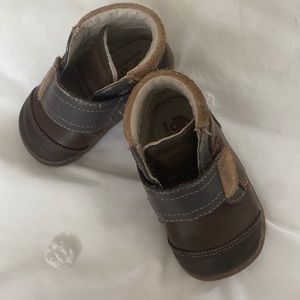 See Kai Run brown boots. Size 4.5